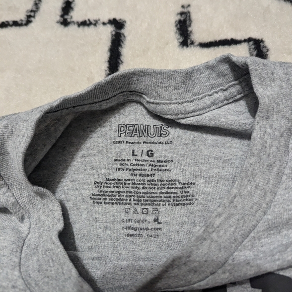 Peanuts College Tshirt - Picture 4 of 4